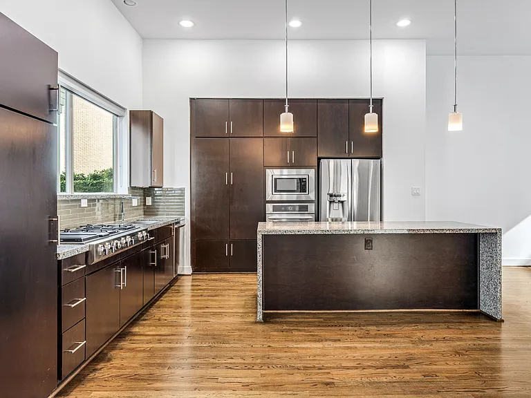 802 W Drew St — Photo 12