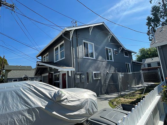 3rd image of 817 1/2 Oak St