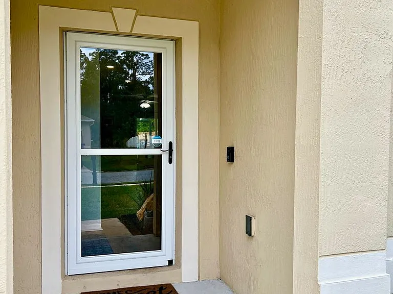 135 Cedar Circle Dr — Photo 2