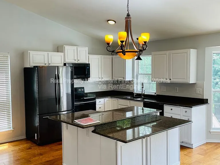 613 S Wheatland Cir — Photo 4