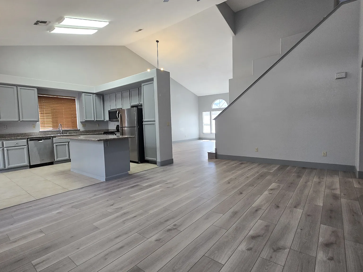 4 bed, 1918 sqft, $3,550 — Photo 4
