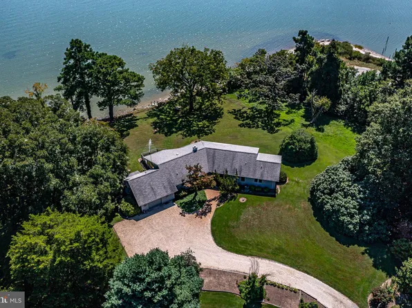 56 Bertrand Pl, Lancaster, VA 22503