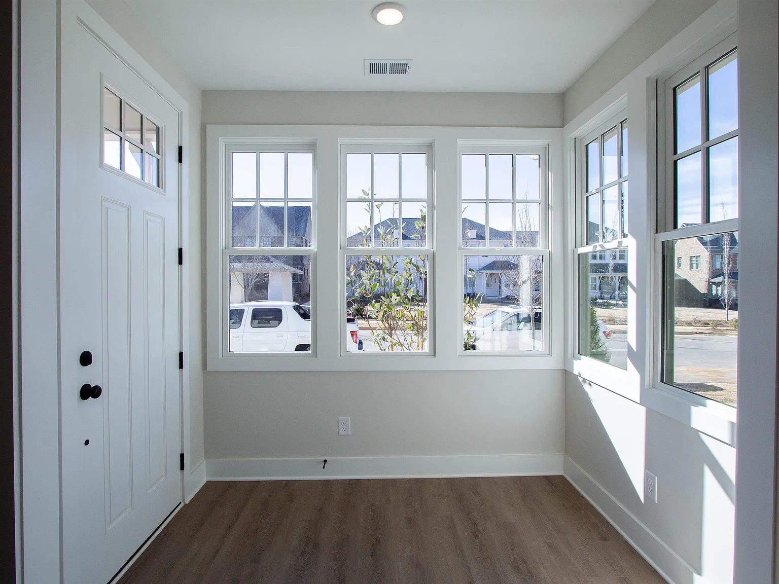 2 bed, 2.5 bath, $2,500 — Photo 2