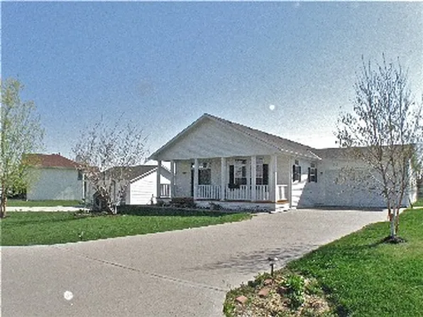 2617 Overlook Cir, Plattsmouth, NE 68048