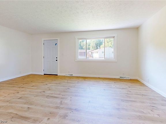 3rd image of 314 Petrick Ave