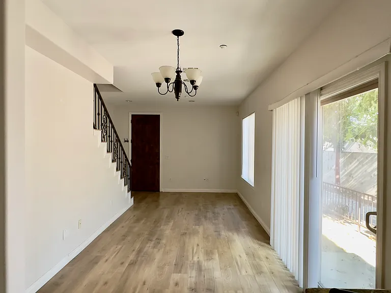 968 S Highland Ave — Photo 7