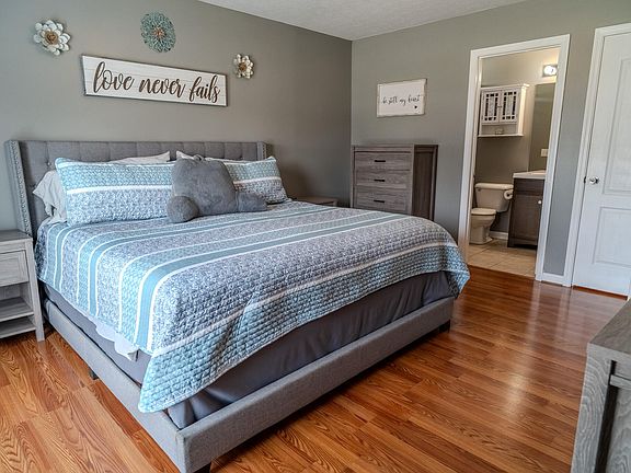3rd image of 269 Baybrook Cir
