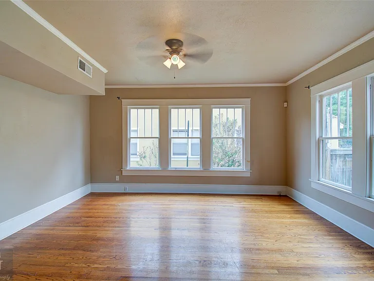 443 Gladstone Blvd — Photo 11