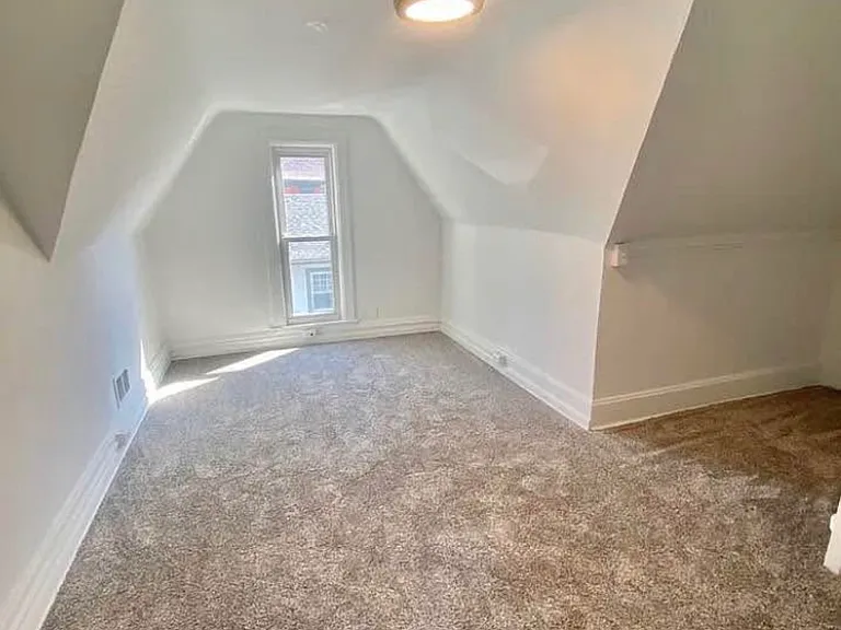 203 S 3rd Ave — Photo 3