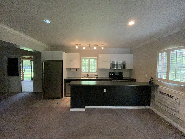 8400 Trotters Ln — Photo 9