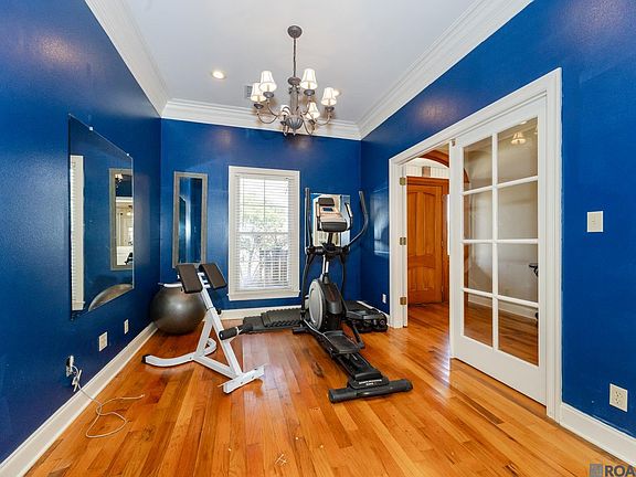 4th image of 2101 Brittany Dr