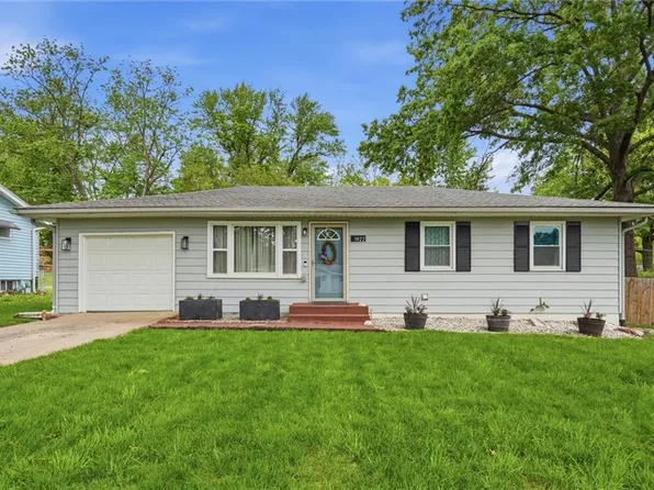 1922 Osage St, Leavenworth, KS 66048