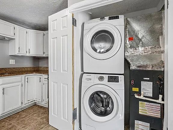 3rd image of 11105 Huntington Woods Cir