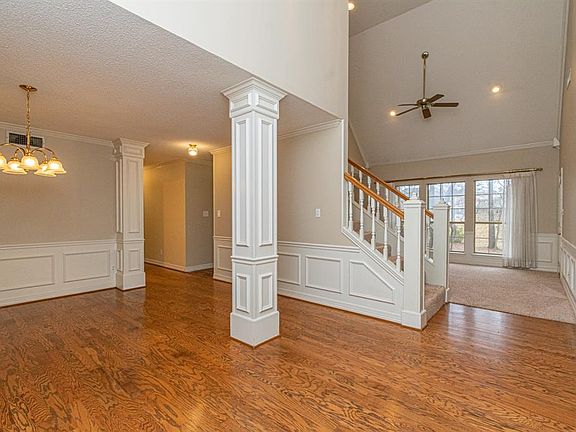 5th image of 403 Rosebrook Cir