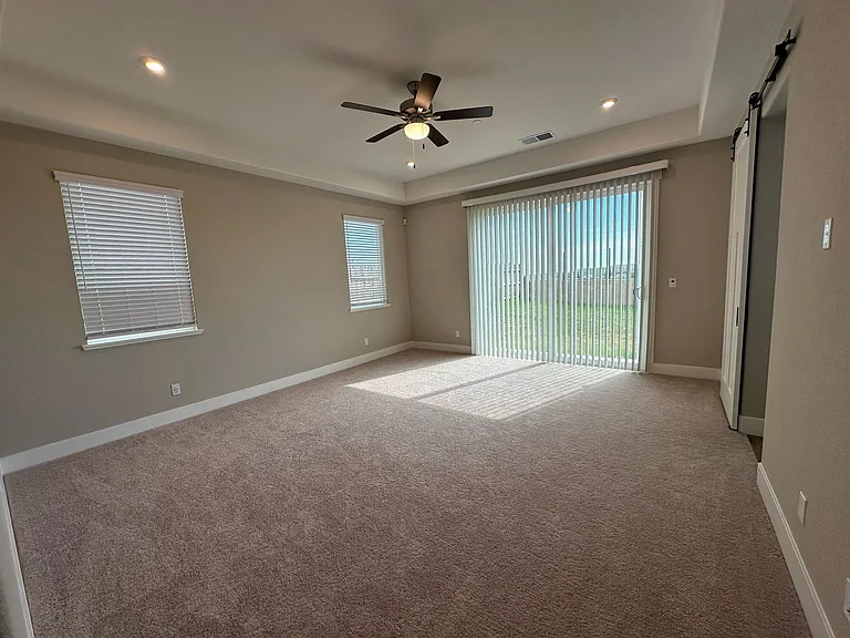 6270 Ottawa St — Photo 26