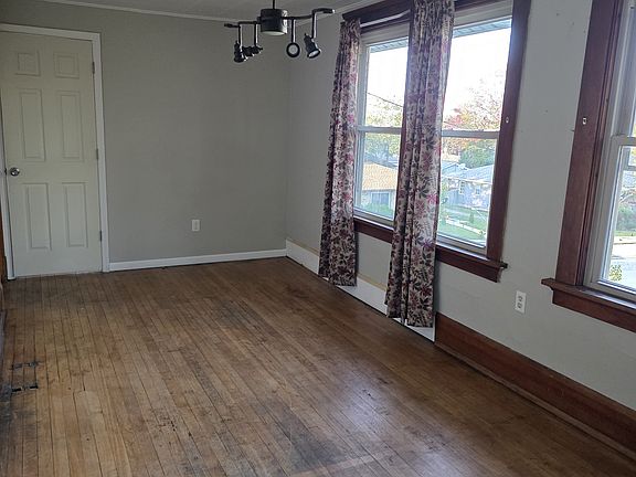 5th image of 2530 Northwestern Ave #4