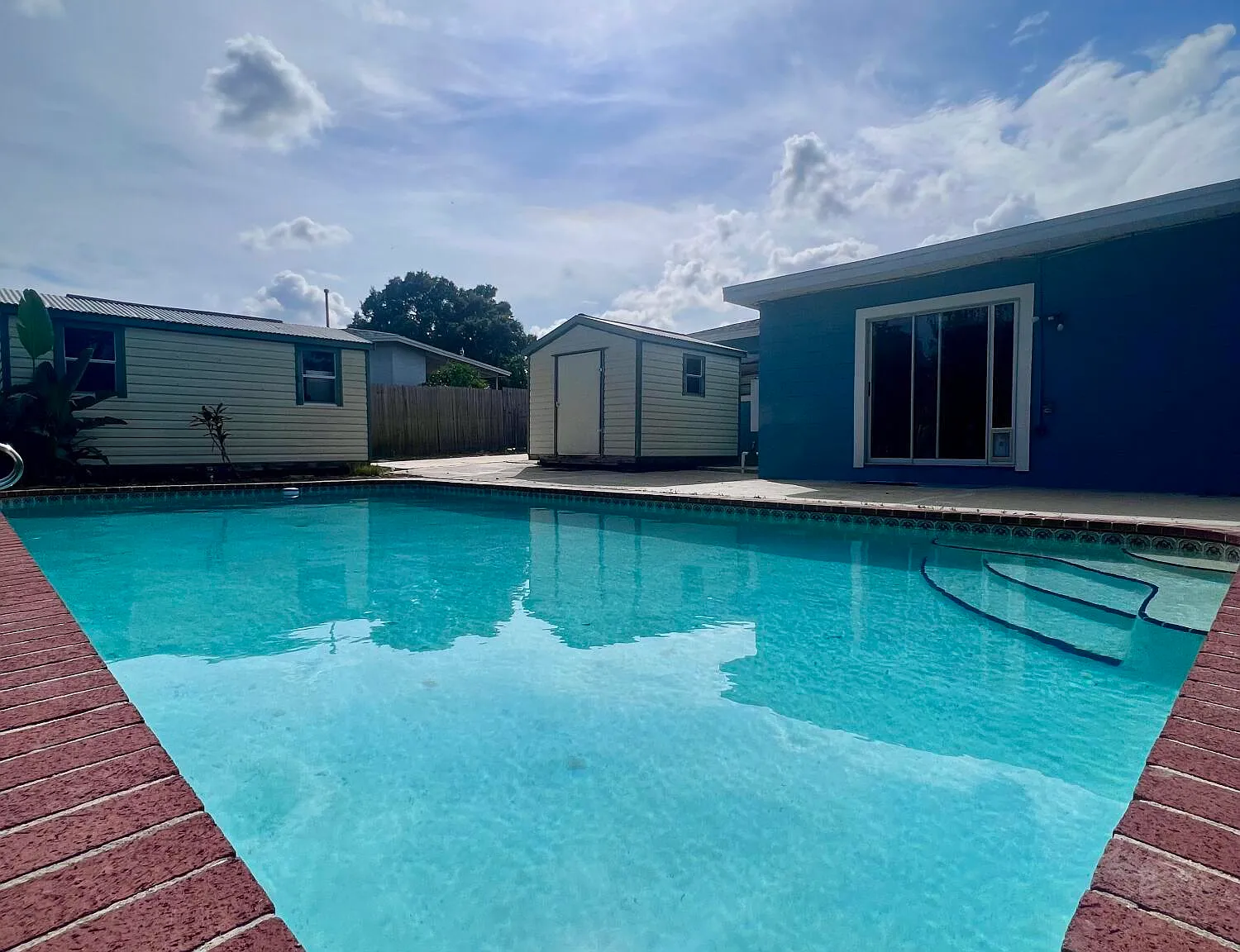 4 bed, 2.0 bath, 1569 sqft, $2,700 — Photo 4