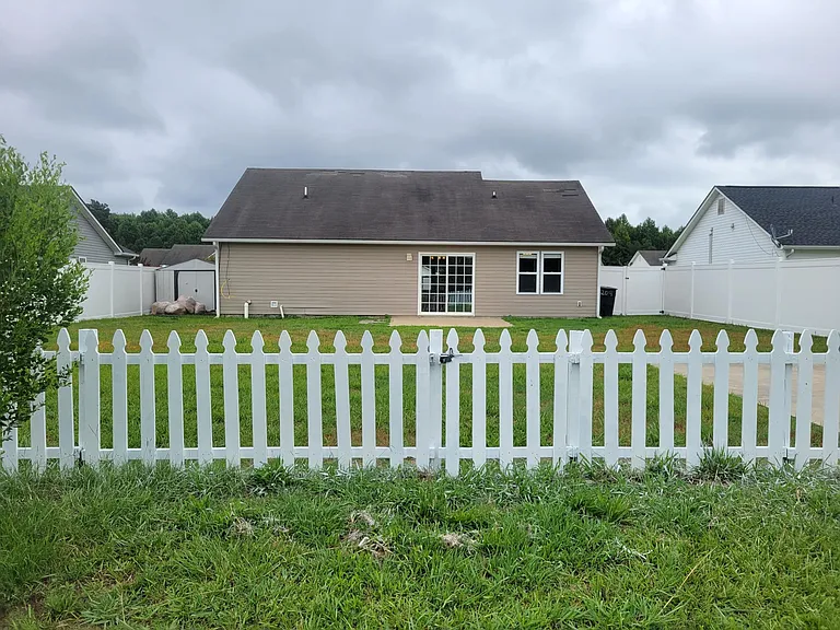 209 Meadowlark Ln — Photo 40