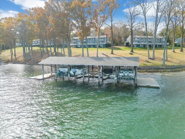 211 Shore Dr #F3, Moneta, VA 24121