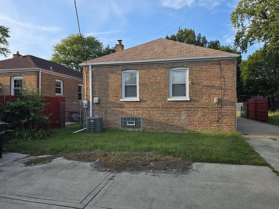 3rd image of 731 W 129th Pl