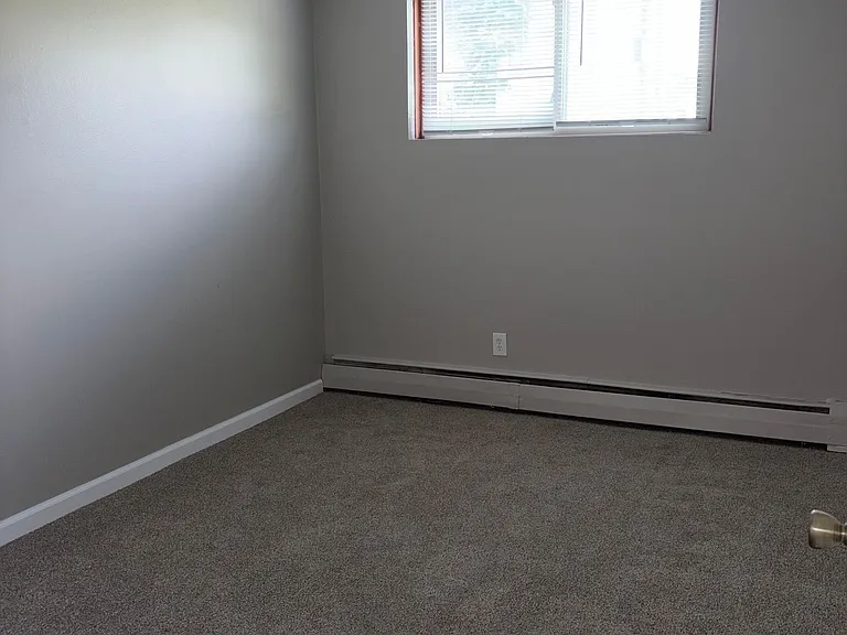 Aspen Apartments — Photo 12