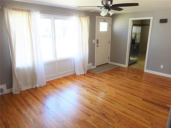 3rd image of 195 Lockwood St