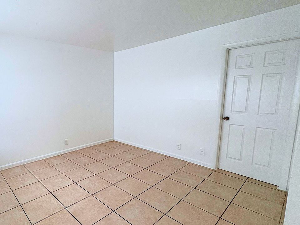 1st image of 225 S B St #11312846
