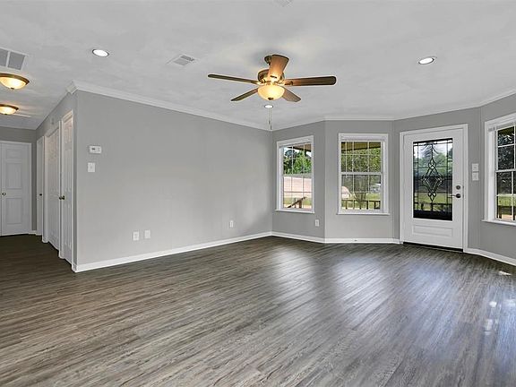 4th image of 135 Wood Fern Dr