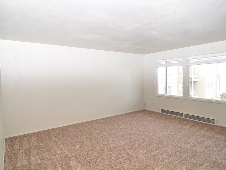 490 S State St — Photo 12
