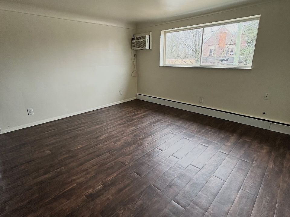 1st image of 2992 Woodrow Ave APT 7