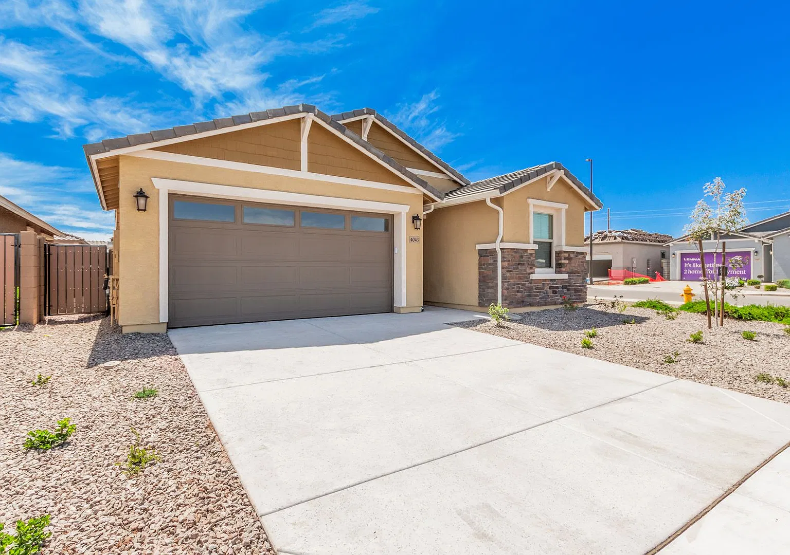 Beautiful And Modern 5 Bed/3 Bath Home In Gilbert — Photo 2
