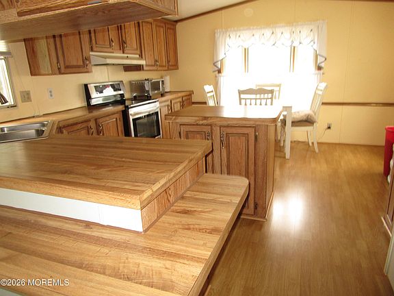 3rd image of 47 Beaver Avenue