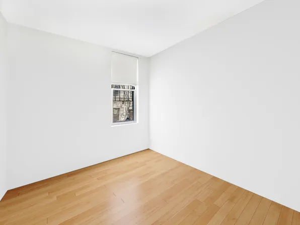 354 Grand Street image 11 of 13