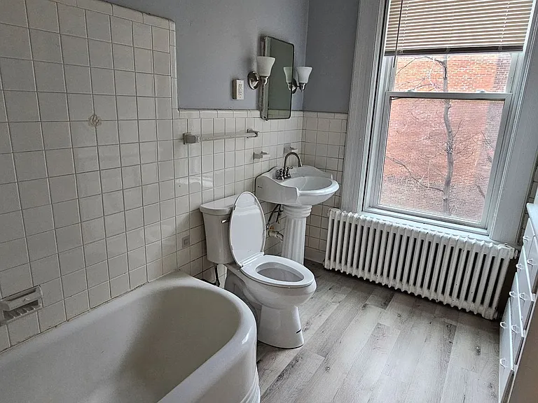 251 State LLC — Photo 3