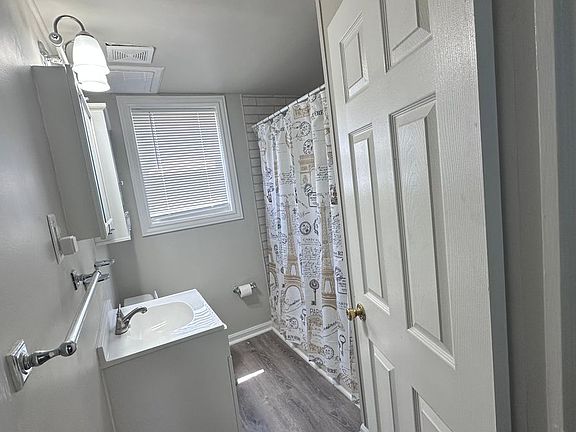4th image of 101 Denison St Unit 1
