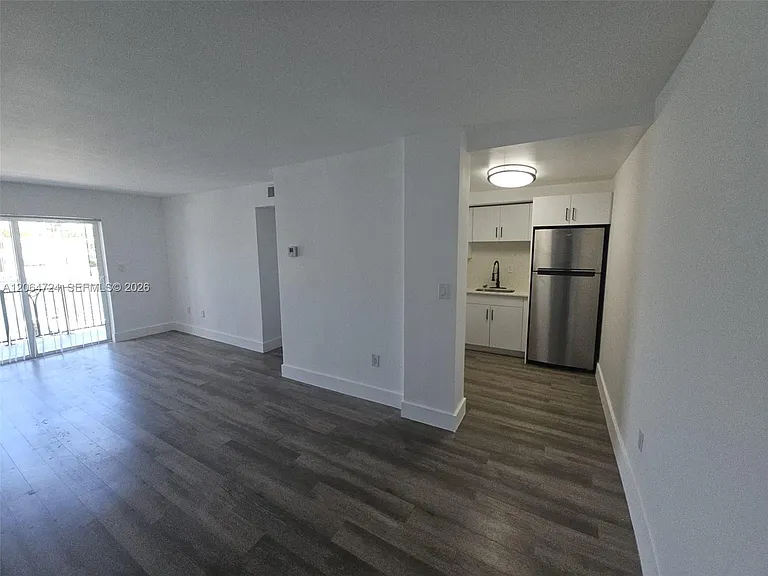 8101 Crespi Blvd #403 — Photo 7