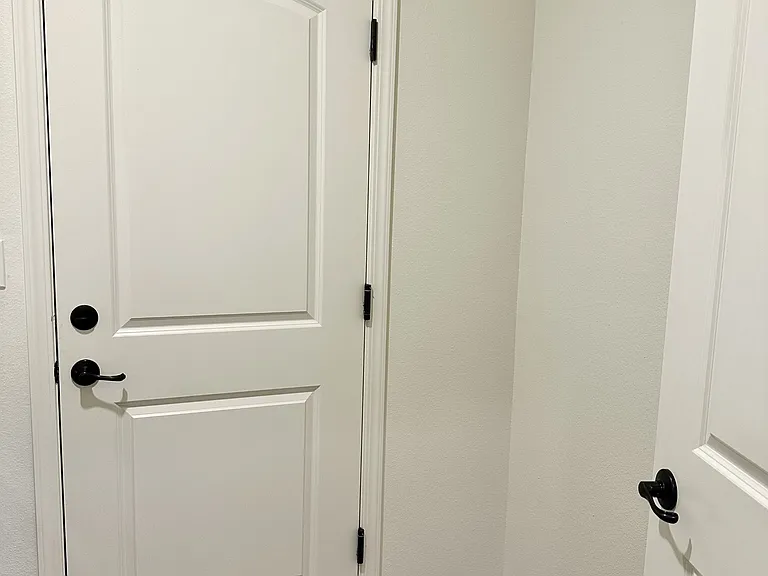 677 Country Pl — Photo 36