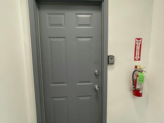 2nd image of 612 W Norris St #2R