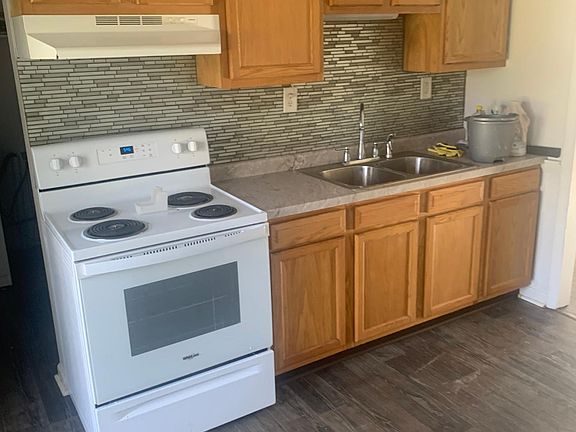 3rd image of 6008 W Gray St #6008
