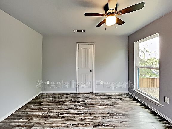 4th image of 7911 Denton Dr