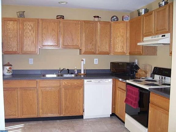4th image of 4333 Somerset Ln