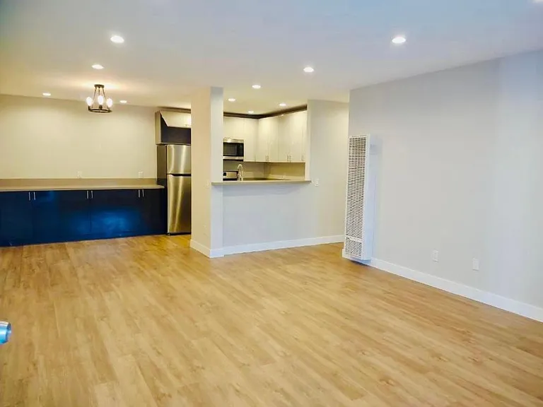 1060 Olive Ave #13 — Photo 3