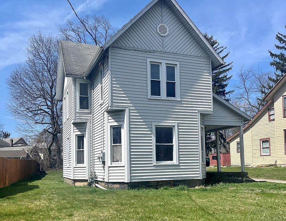 1st image of 336 Broadway St
