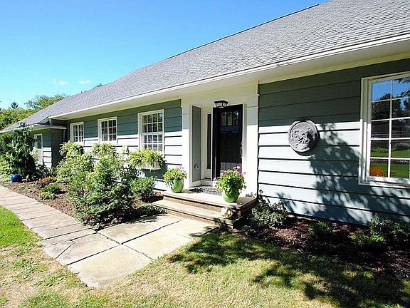 2nd image of 3399 Landerwood Dr