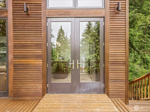 34374 S Shore Drive, Mount Vernon, WA 98274