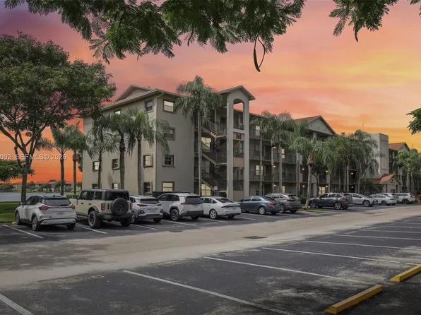 13800 SW 5th Ct APT 301M, Pembroke Pines, FL 33027