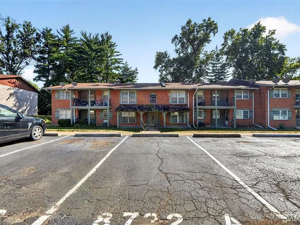 8732 Santa Bella Dr APT D, Hazelwood, MO 63042