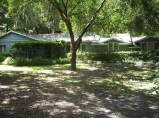 911 Tomlinson Dr, Lutz, FL 33549