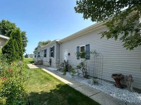 129 Club Cir, Belvidere, IL 61008