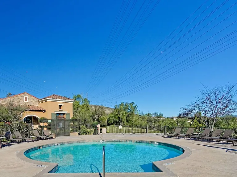 2901 Escala Cir — Photo 17